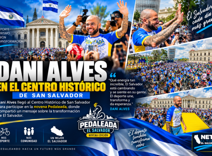 Dani Alves en la novena Pedaleada en San Salvador